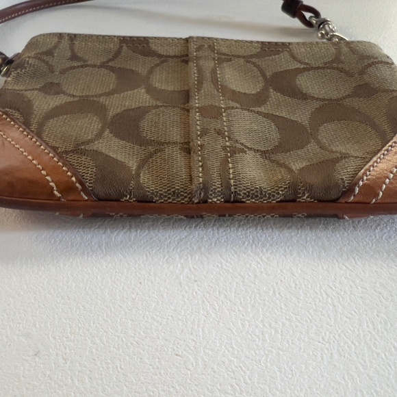 Coach Signature Jacquard Wristlet Leather Trim - Picture 8 of 10